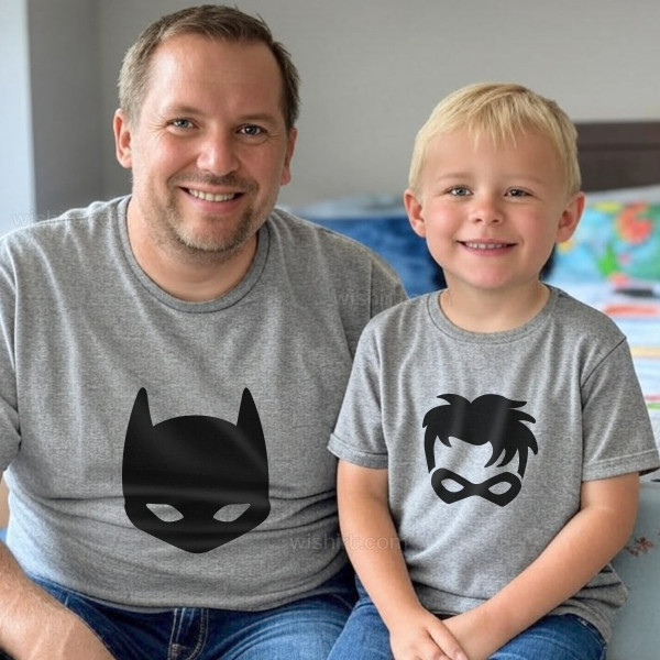 Conjunto de T-shirts a Combinar Batdad e Sidekick